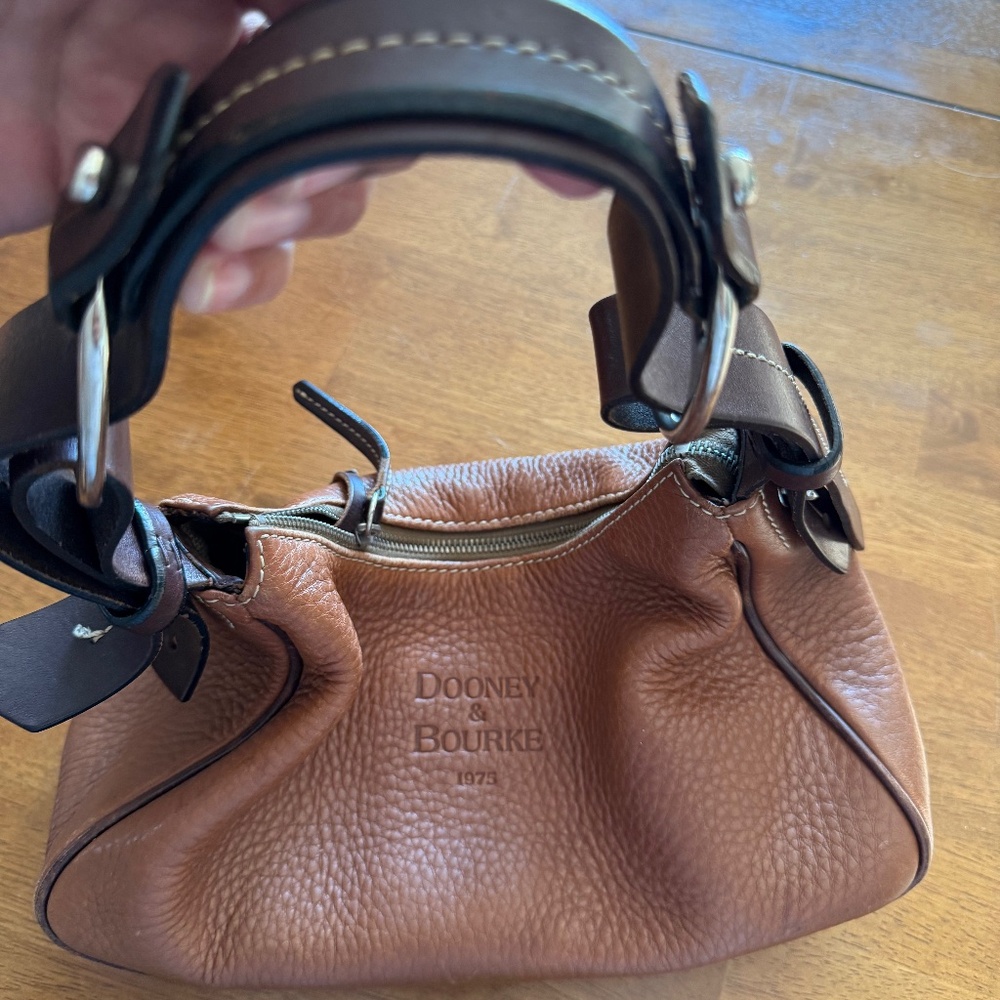 Vintage Dooney & Bourke 1975